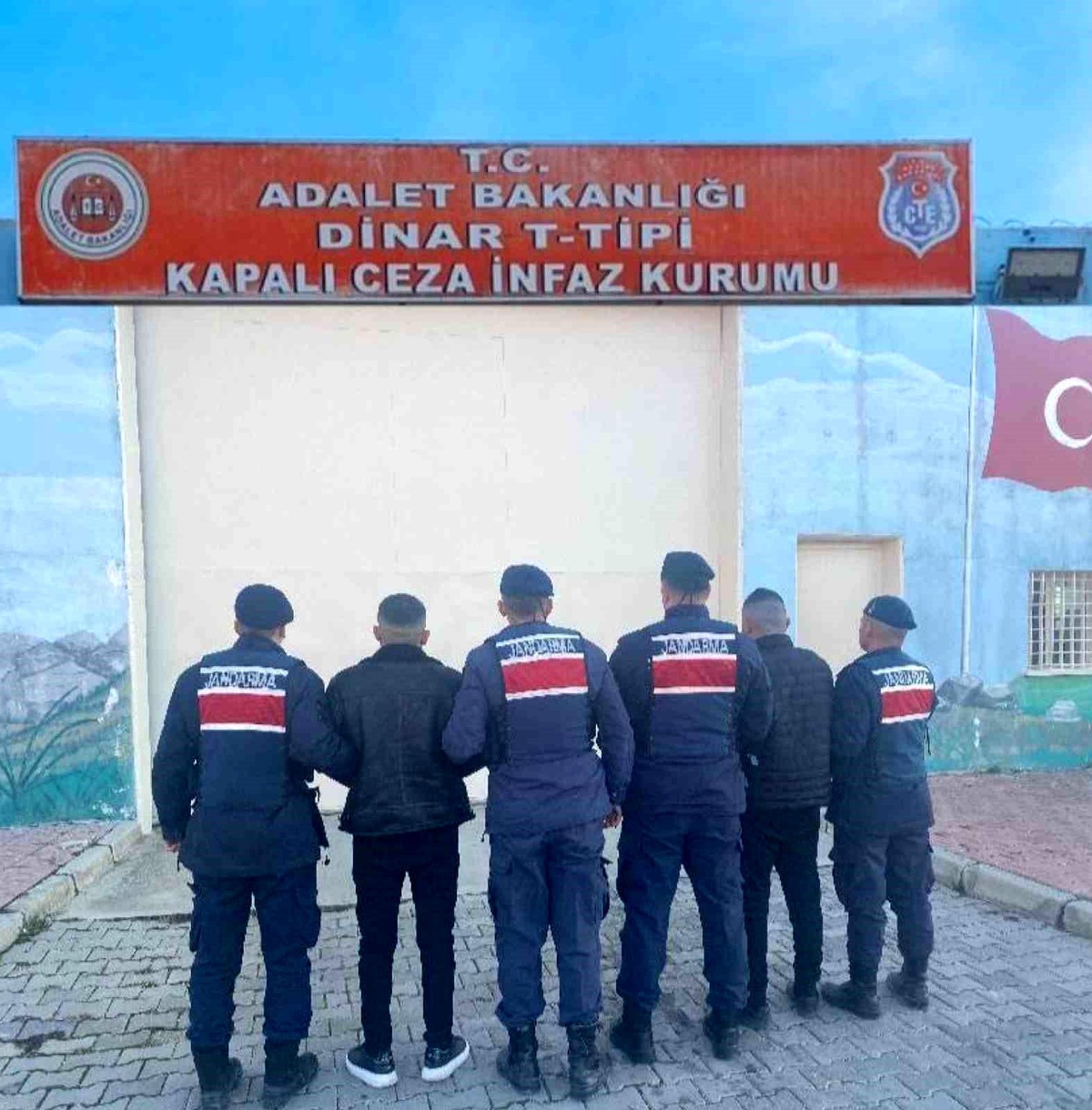 Aranan İki Şahıs Afyonkarahisar\'da Yakalandı