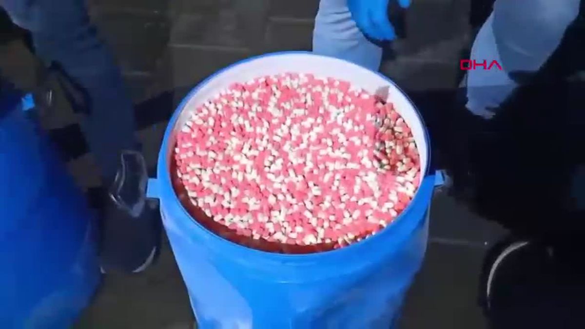 İzmir\'de Uyuşturucu Operasyonu: 412 Bin Hap Ele Geçirildi