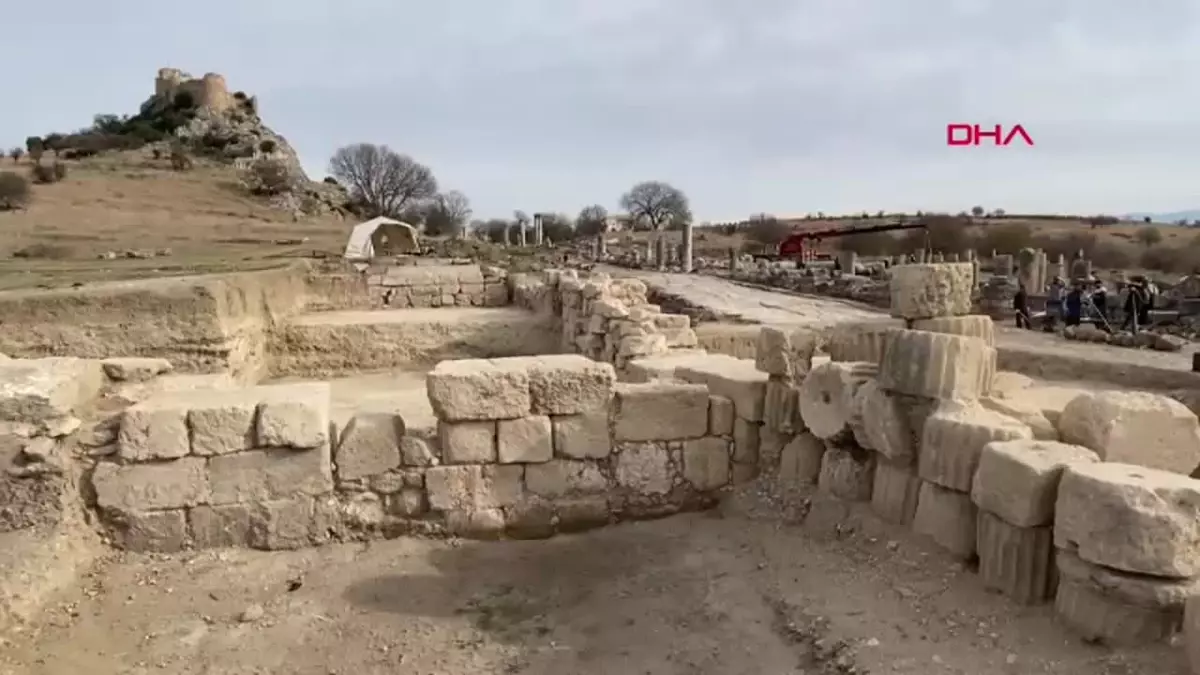 Kastabala Antik Kenti\'nde Yeni Tapınak Kalıntıları Bulundu