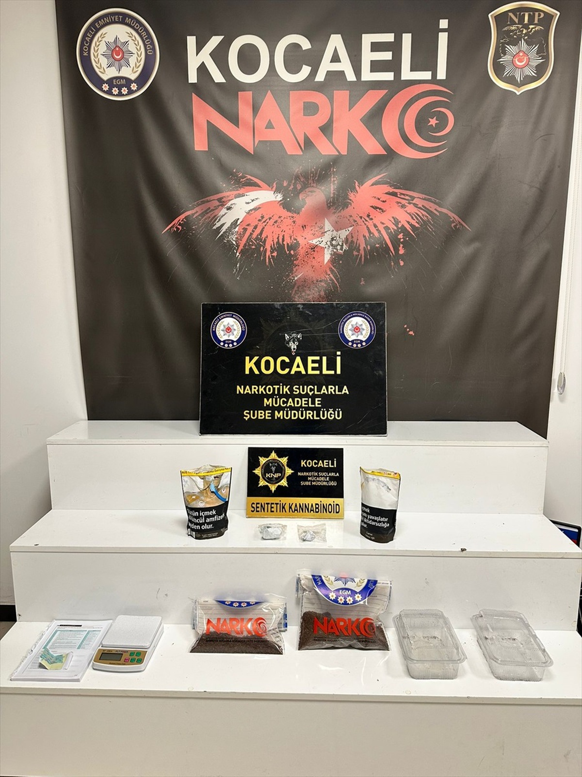 Kocaeli\'de Uyuşturucu Operasyonu: 5 Tutuklama