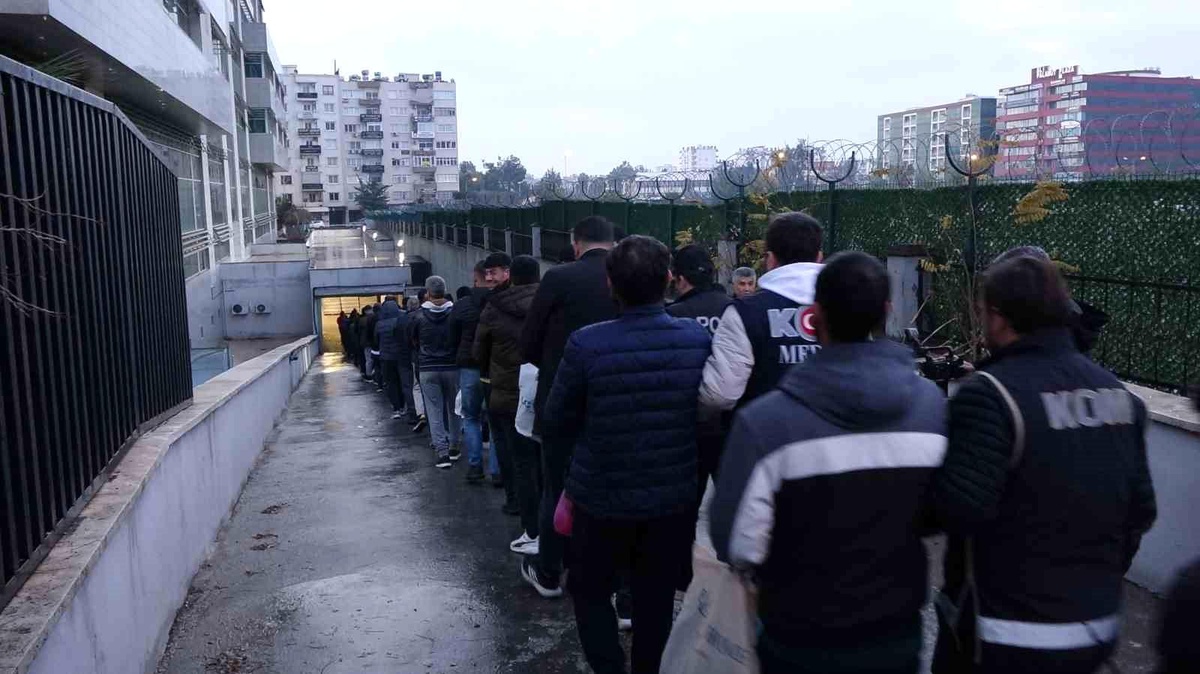 Mersin\'de Rüşvet Operasyonu: 91 Tutuklama