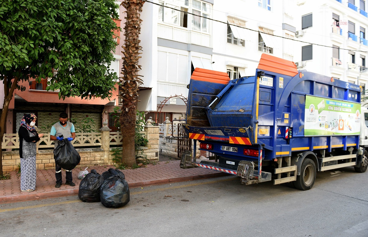 Muratpaşa\'nın Çevreci Komşu Kart Projesine 11 Milyon Lira Yüklendi