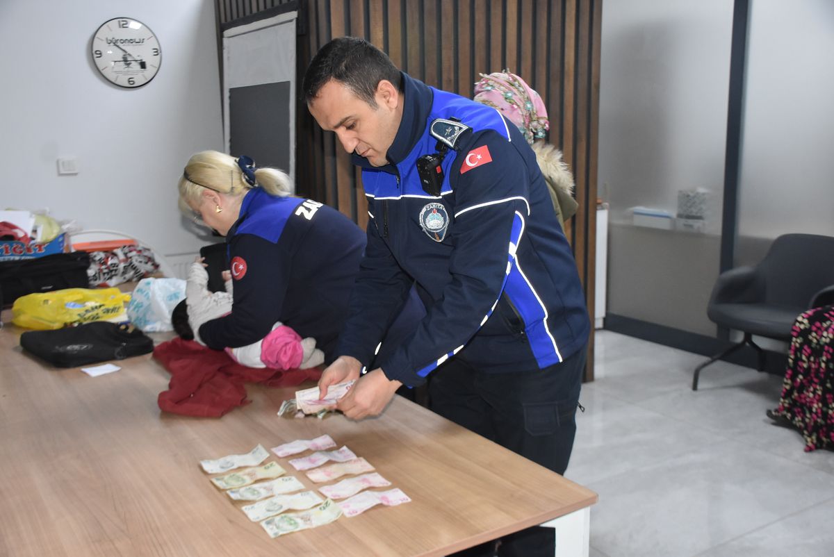 Niğde\'de Dilencilik Operasyonu: 490 Lira Ele Geçirildi