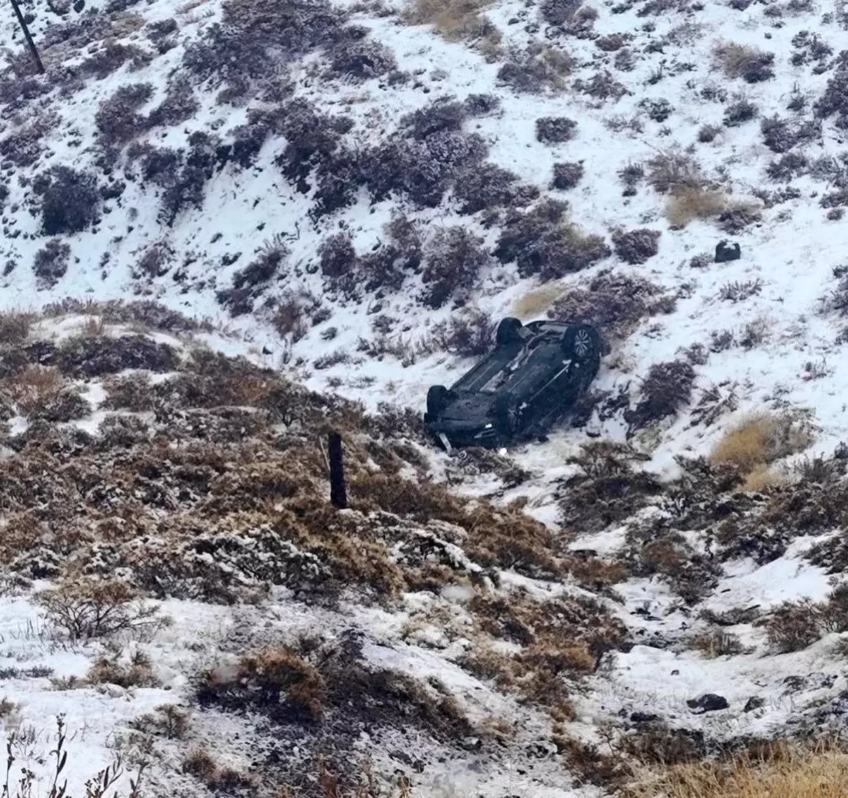 Adıyaman\'da Kontrolden Çıkan Araç Şarampole Yuvarlandı