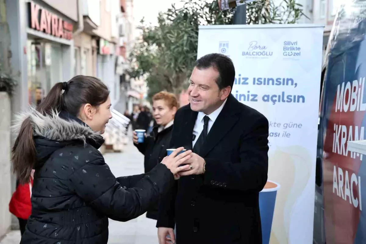 Silivri Belediyesi Öğrencilere Sıcak Çorba İkram Ediyor