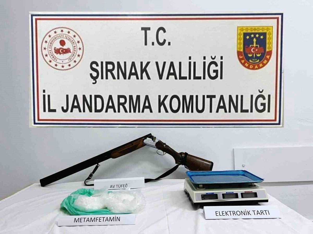 Şırnak\'ta 2.15 Milyon TL Değerinde Kaçak Malzeme Operasyonu