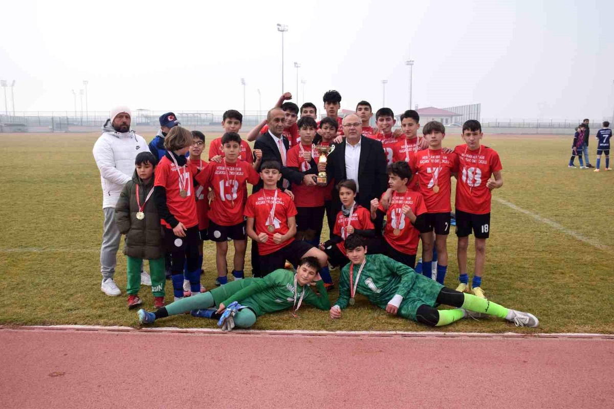Okul Sporları Futbol Müsabakaları Tamamlandı