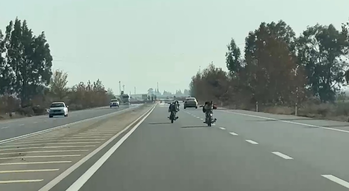 Kırıkhan\'da Motosikletle Tehlikeli Yolculuk