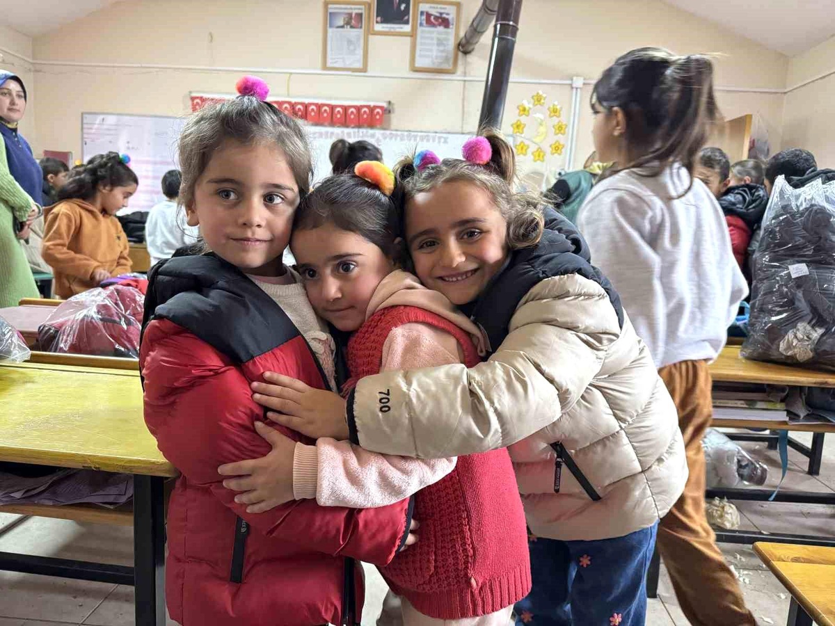 Köy Çocuklarına Kış Yardımı