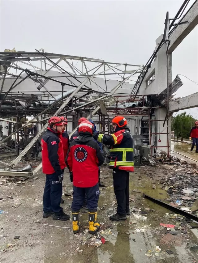 Bakan Yerlikaya: Balıkesir'deki mühimmat fabrikasındaki patlamada 11 kişi vefat etti