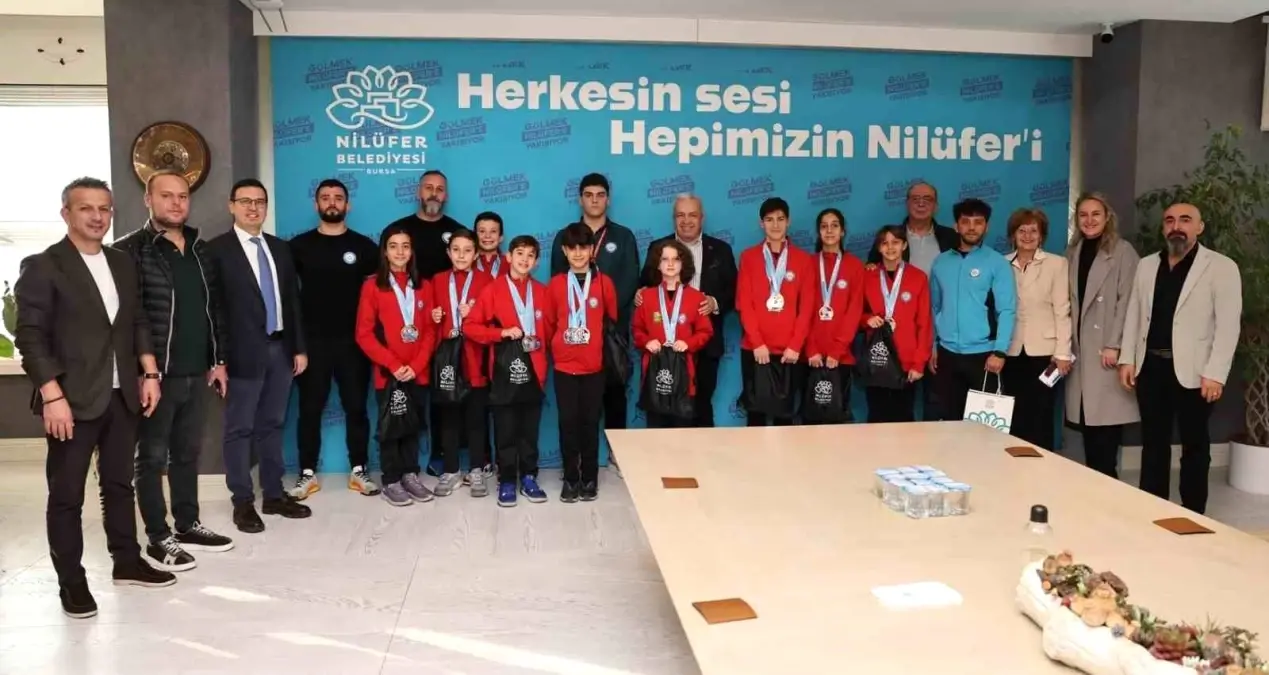 Başkan Özdemir, Başarılı Sporcuları Ağırladı