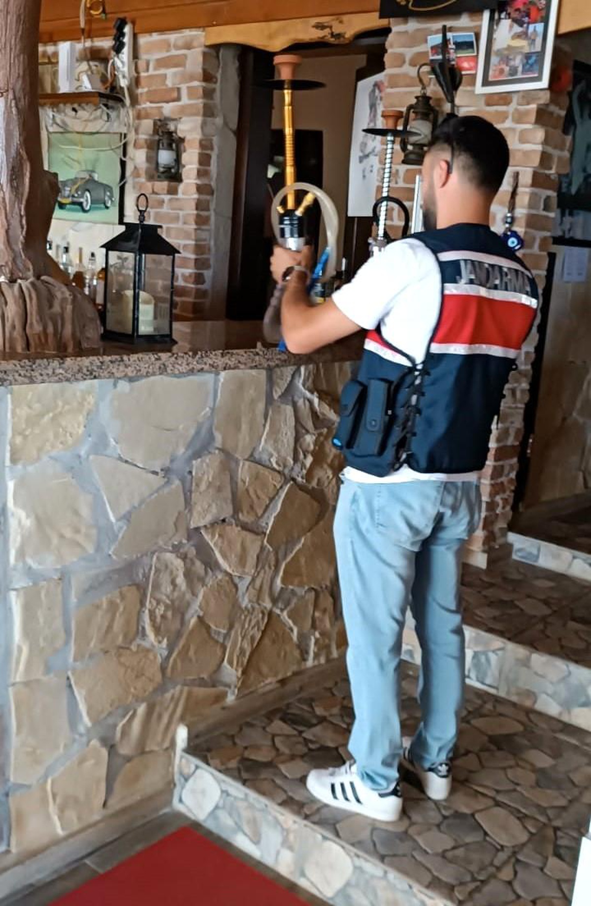 Antalya\'da Belgesiz Nargile Sunumuna Cezası