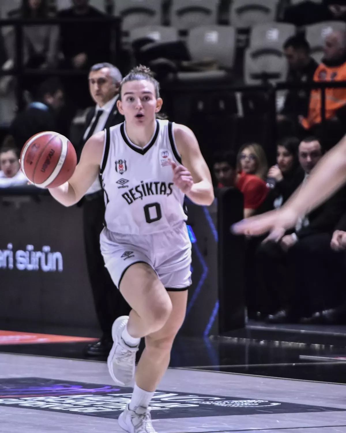 Beşiktaş Kadın Basketbol Takımı, Bodrum\'u Farkla Geçti