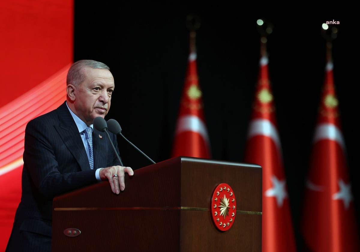 Cumhurbaşkanı Erdoğan: Karesi\'de Bir Mühimmat Fabrikasındaki Patlama Sonucu 12 Kardeşimizin Hayatını Kaybetmesinden Büyük Bir Üzüntü Duydum