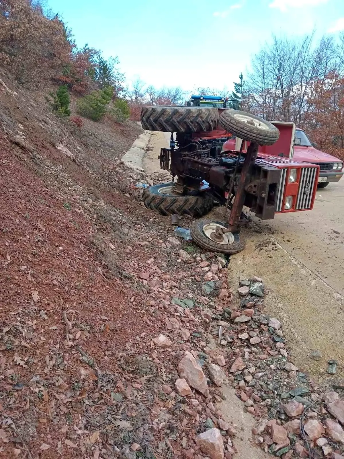 Kastamonu\'da Traktör Devrildi: Sürücü Yaralandı