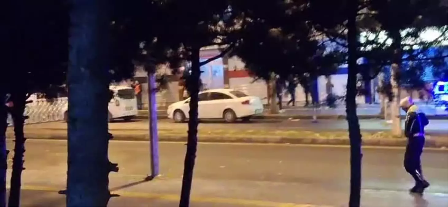 Diyarbakır\'da Tiyatro Protestosu