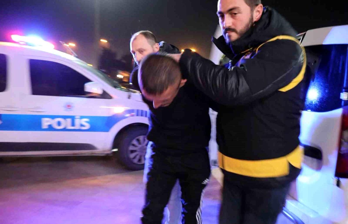 Aksaray\'da eski eşini bıçaklayarak yaraladı