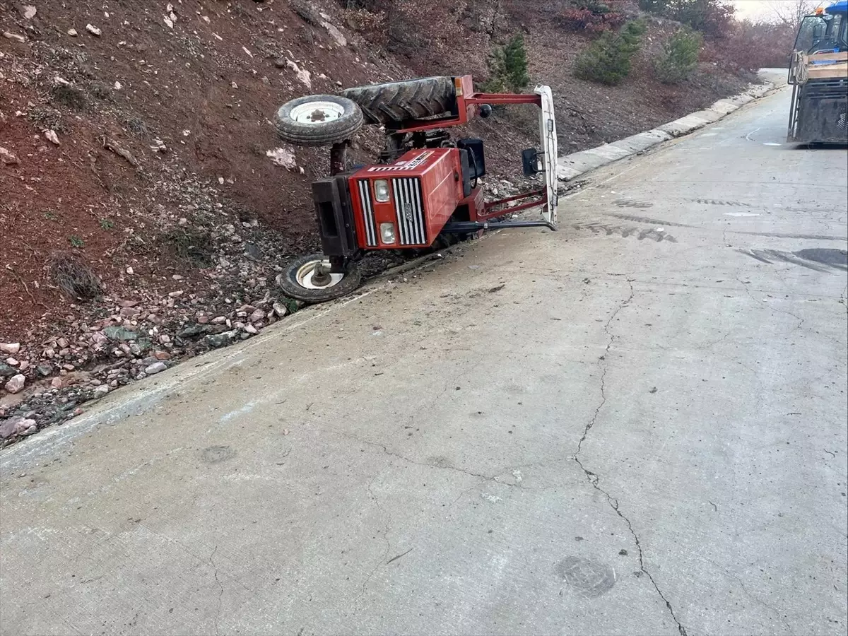 Kastamonu\'da Traktör Devrildi: Sürücü Yaralı