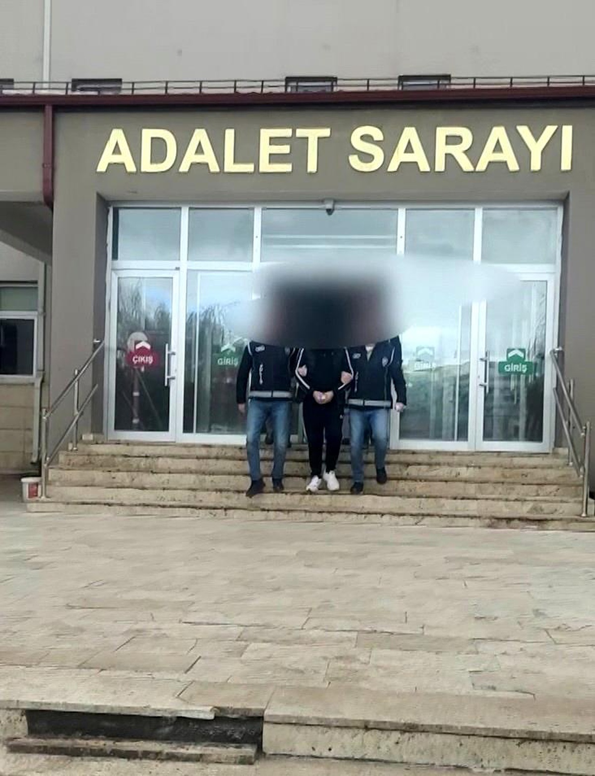 Sivas\'ta İki Kaçakçı Tutuklandı