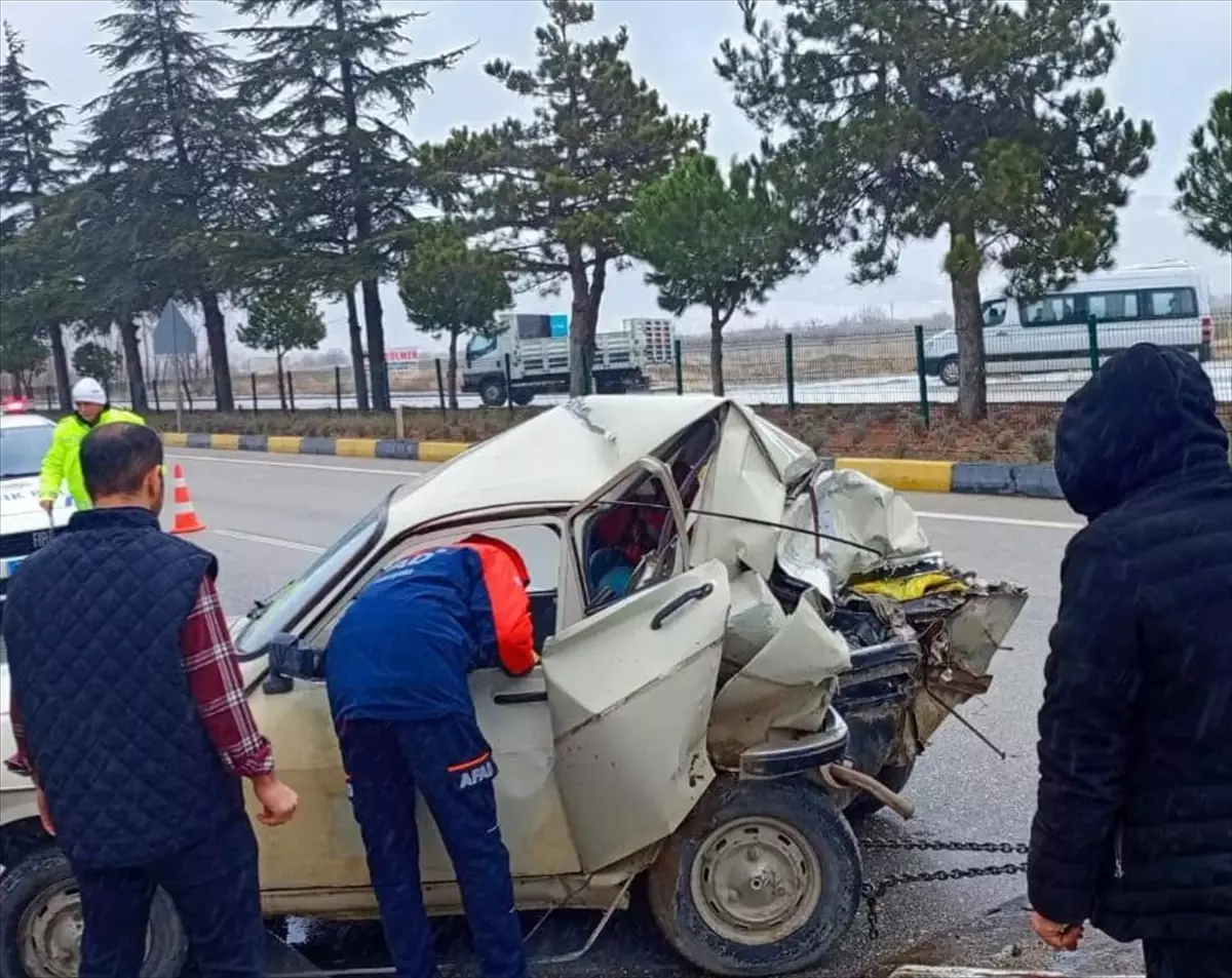 Isparta\'da Trafik Kazası: Bir Kişi Hayatını Kaybetti