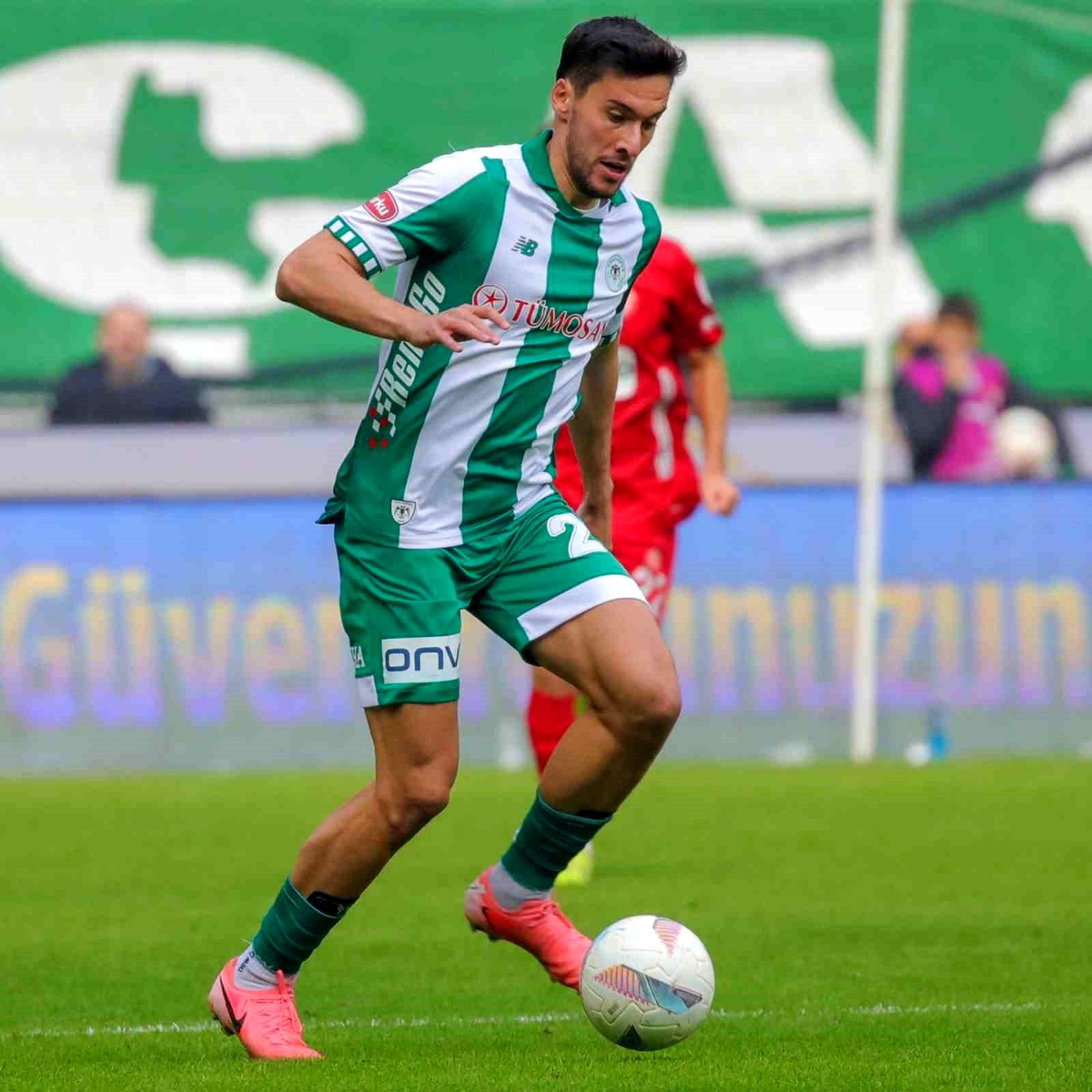 Konyaspor\'un Golleri Forvetlerden Gelmiyor