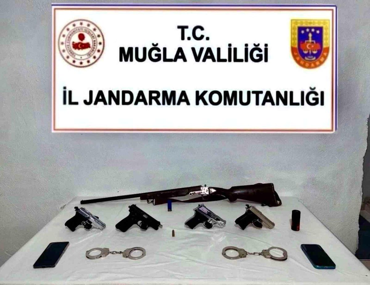 Muğla\'da Ruhsatsız Silahlar Ele Geçirildi