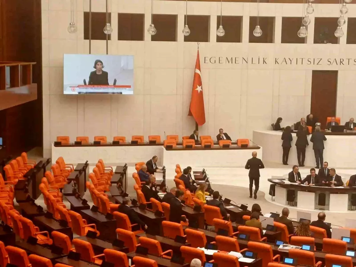 Saadet Partisi Grubu Düşüyor