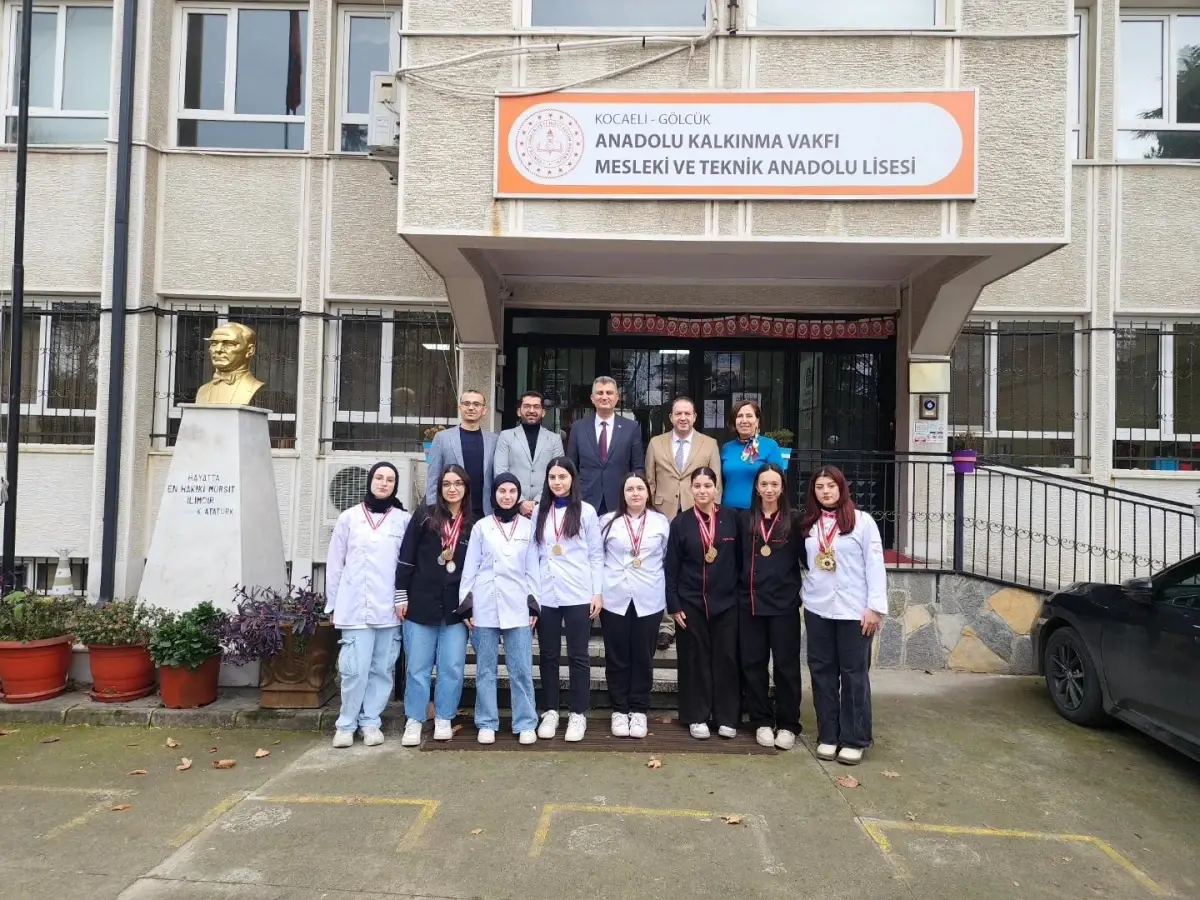 Gölcük Anadolu Kalkınma Meslek Lisesi Öğrencilerinden Büyük Başarı!