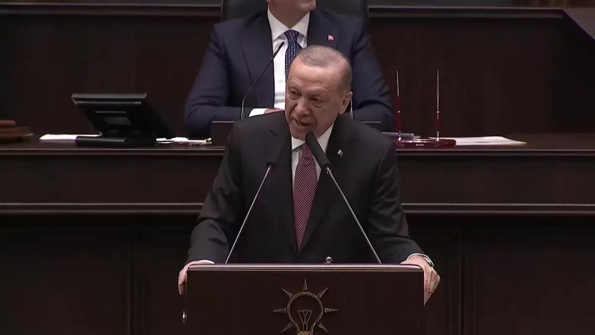 Ak Parti Grup Toplantısı... Erdoğan: "Kürt Kardeşlerimizle Aramıza Kandan Duvar Örmeye Çalışan Terör Örgütünü Ortadan Kaldıracağız"