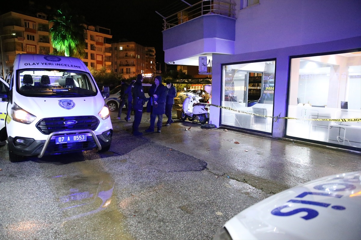 Alanya\'da Araç Kiralama Ofisine Silahlı Saldırı