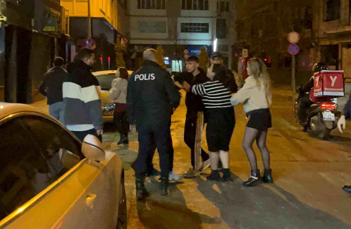 Eskişehir\'de Alkollü Mekanda Kavga: 3 Kadın Gözaltına Alındı