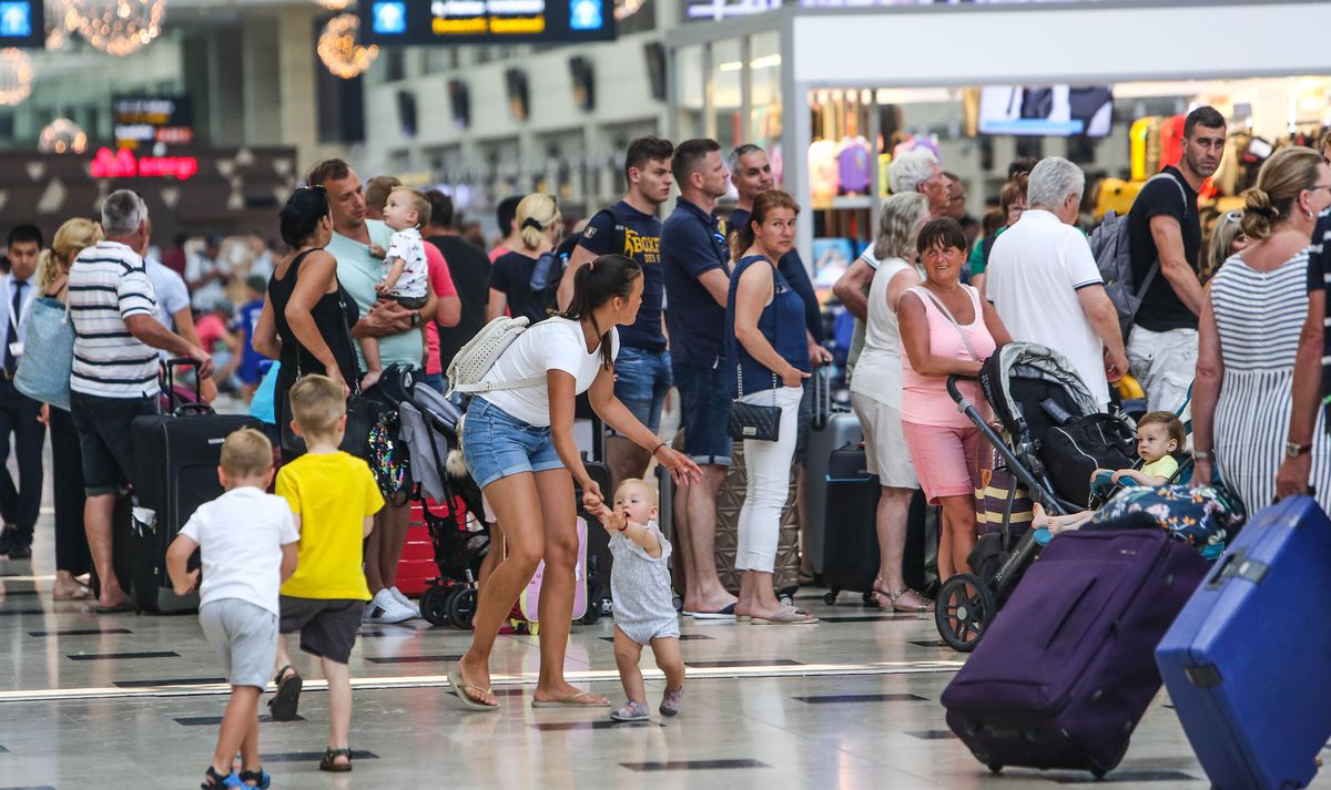 Antalya 2025\'te 18 Milyon Turist Bekliyor