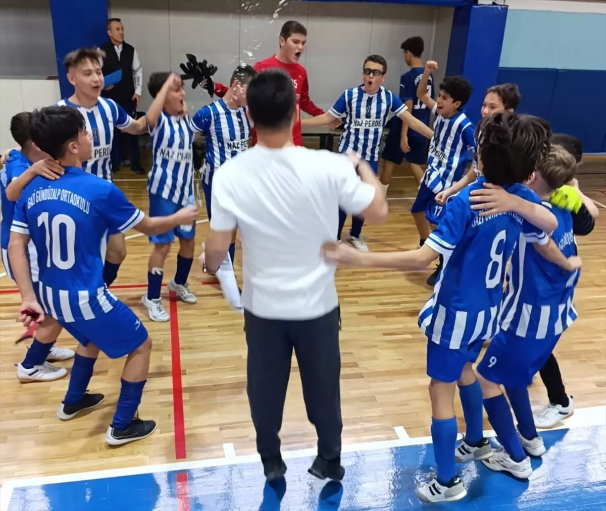 Beypazarlı öğrenciler Futsal Yıldız Erkekler İl Birincisi oldu