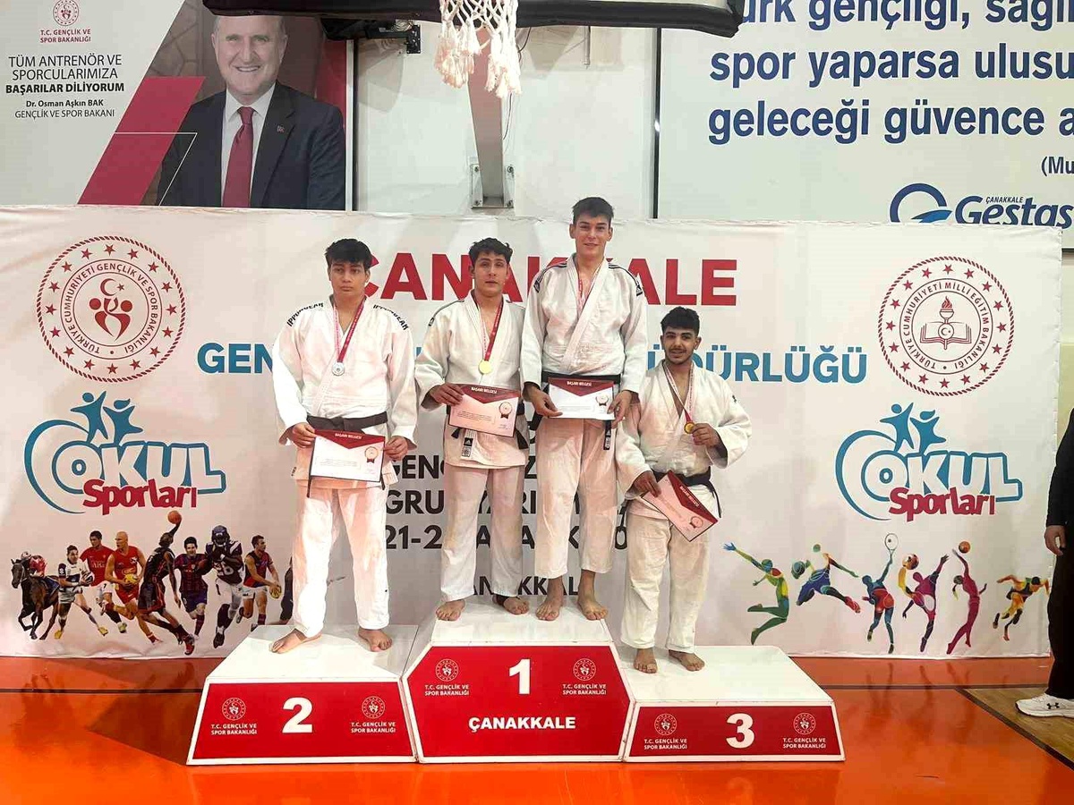 Bilecik Genç Sporcular Judo\'da Başarı Elde Etti