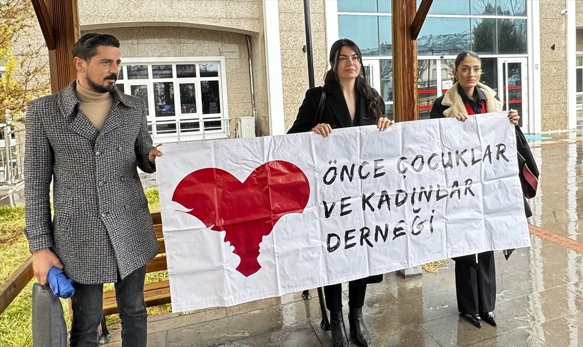 Burdur\'da Cinayet Davası Başladı