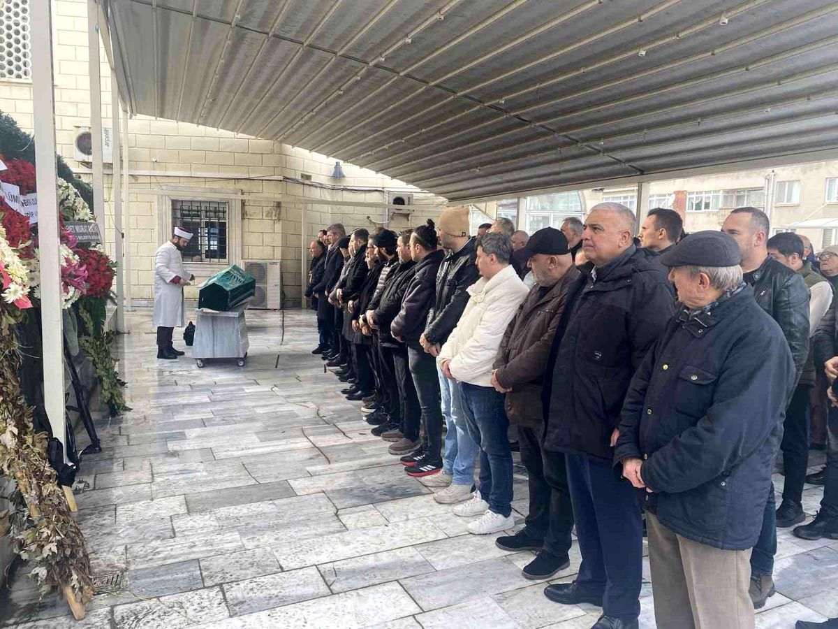 Büyükçekmece\'de Silahlı Cinayet: Bora Engin Son Yolculuğuna Uğurlandı