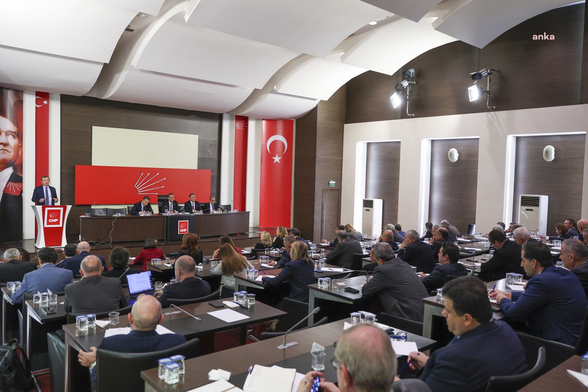 CHP, Asgari Ücret İçin Toplanıyor