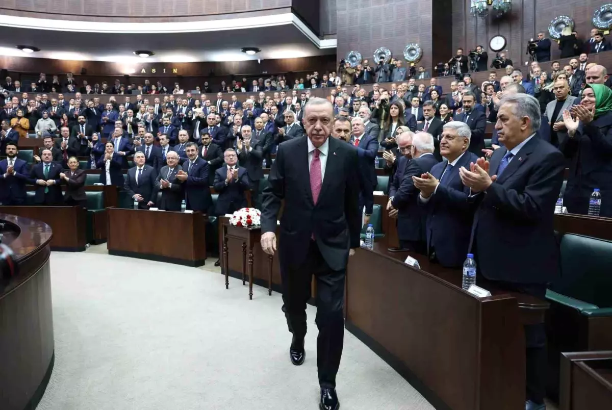 Cumhurbaşkanı Erdoğan: "Biz de Halep\'te, Şam\'da, Hama\'da, Humus\'ta, Dera\'da, Münbiç\'te özgür Suriye bayrağıyla ay yıldızlı bayrağımızı yan yana...