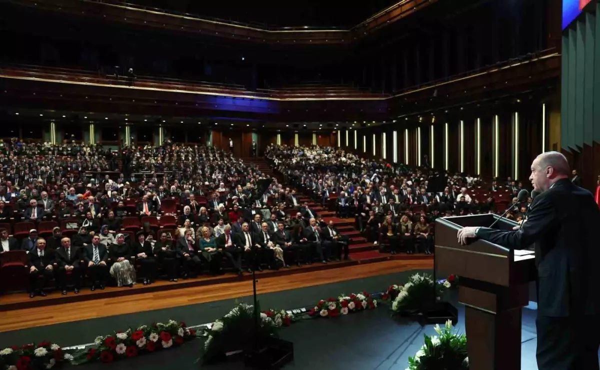 Cumhurbaşkanı Erdoğan: "Millete tepeden bakmayan herkese devlet olarak elimizden gelen desteği sağlıyoruz"