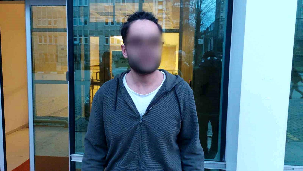 Samsun\'da Cumhurbaşkanına Hakaret Gözaltısı
