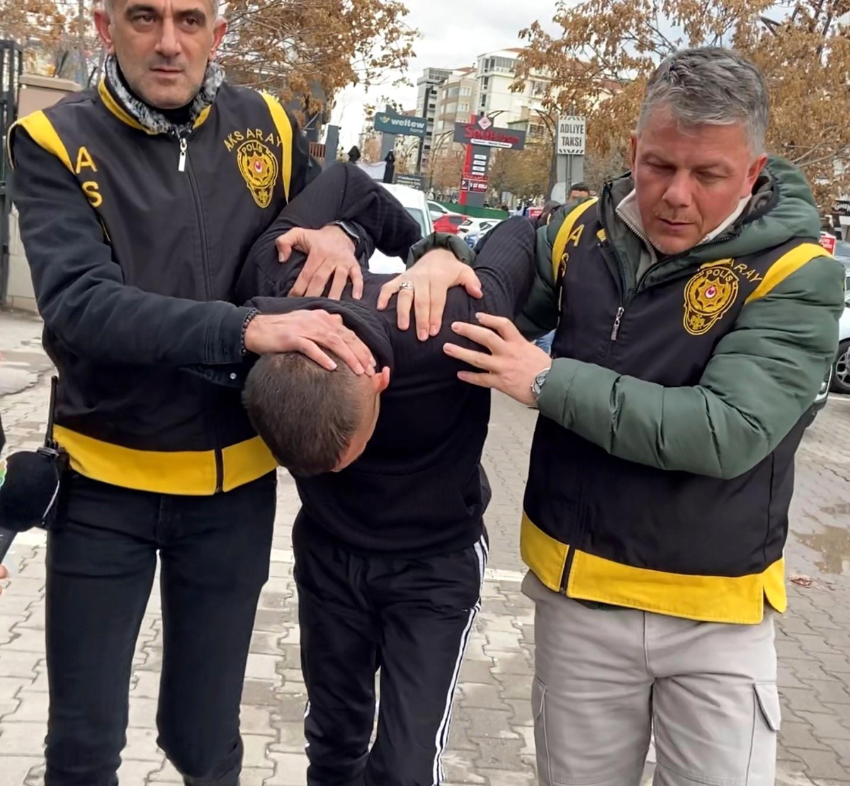 Aksaray\'da Bıçaklı Saldırı