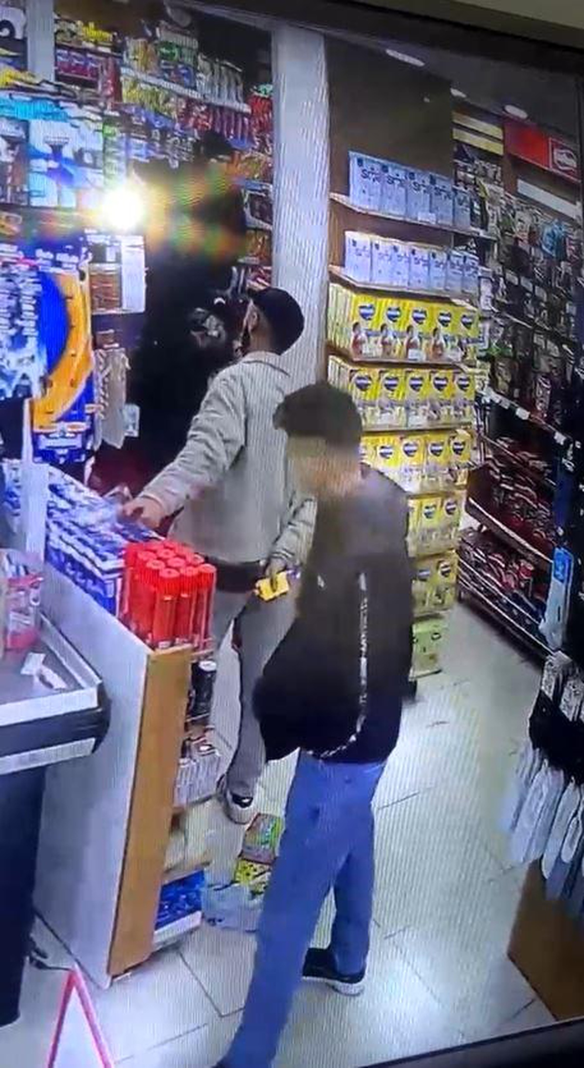 Arnavutköy\'de Markette Hırsızlık