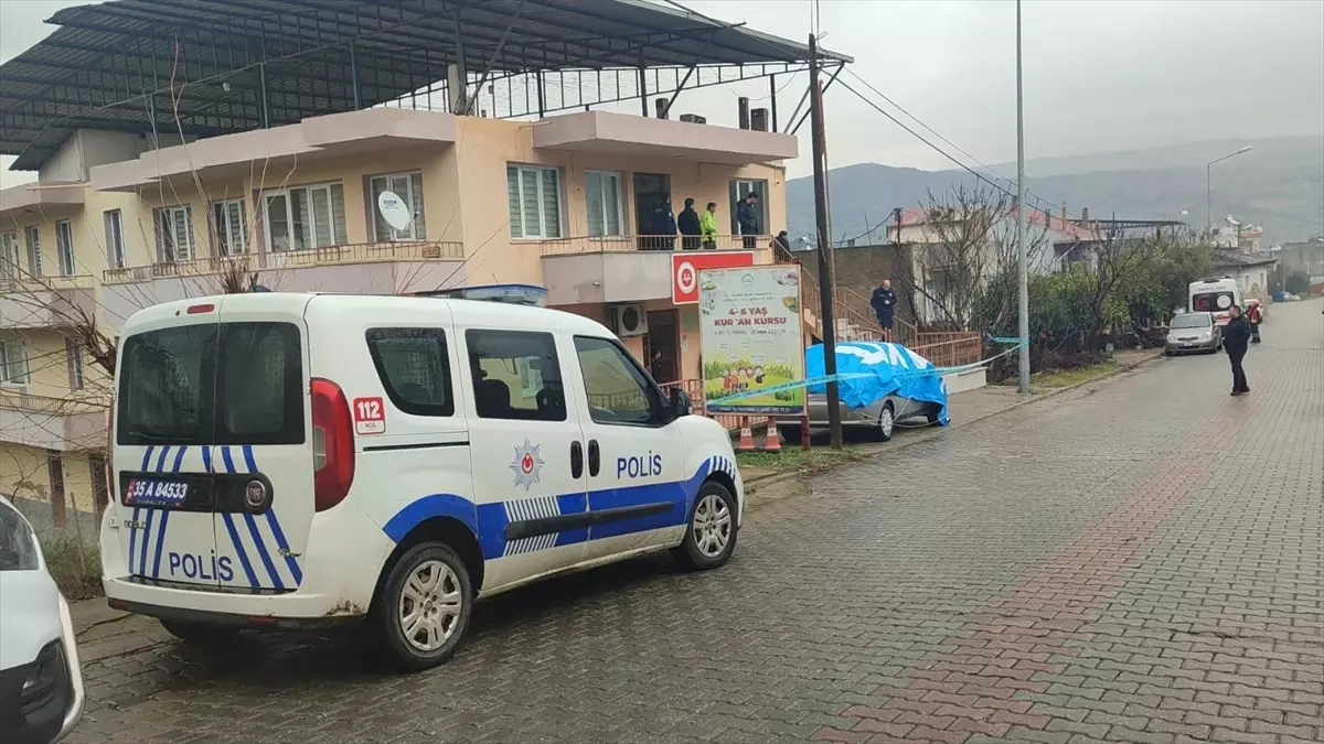 İzmir\'de Müftülüğe Saldırı: Bir Memur Hayatını Kaybetti