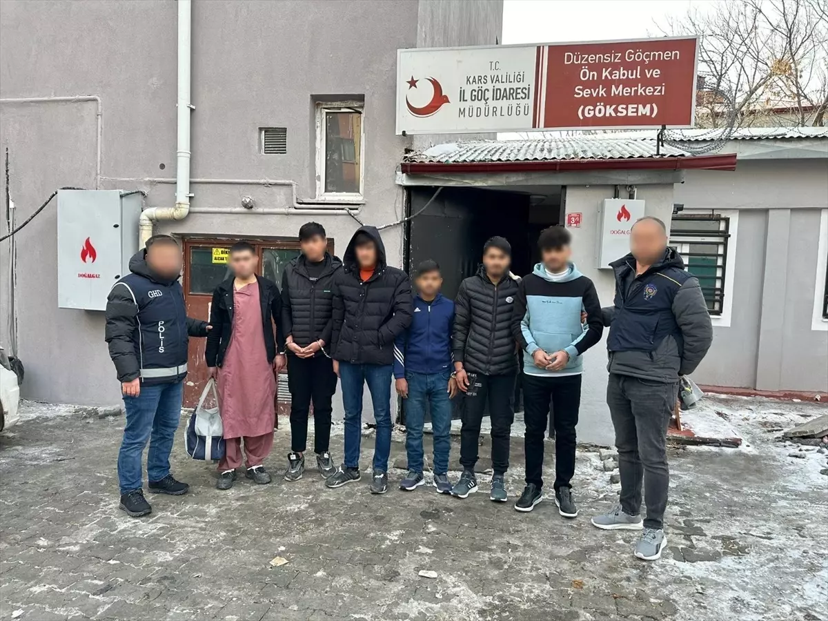 Kars\'ta 6 Düzensiz Göçmen Yakalandı