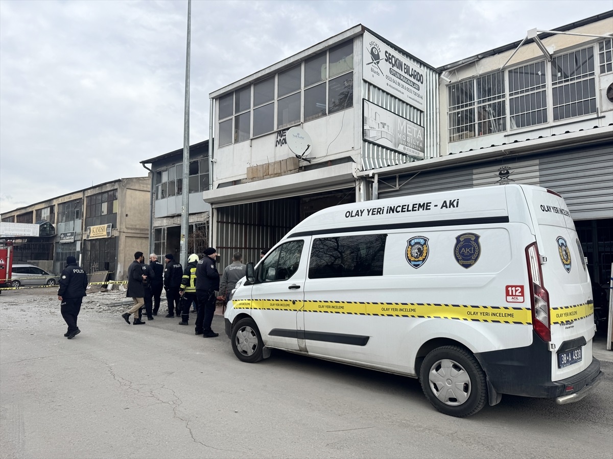 Kayseri\'de Boya Kazanı Patladı: 3 Yaralı
