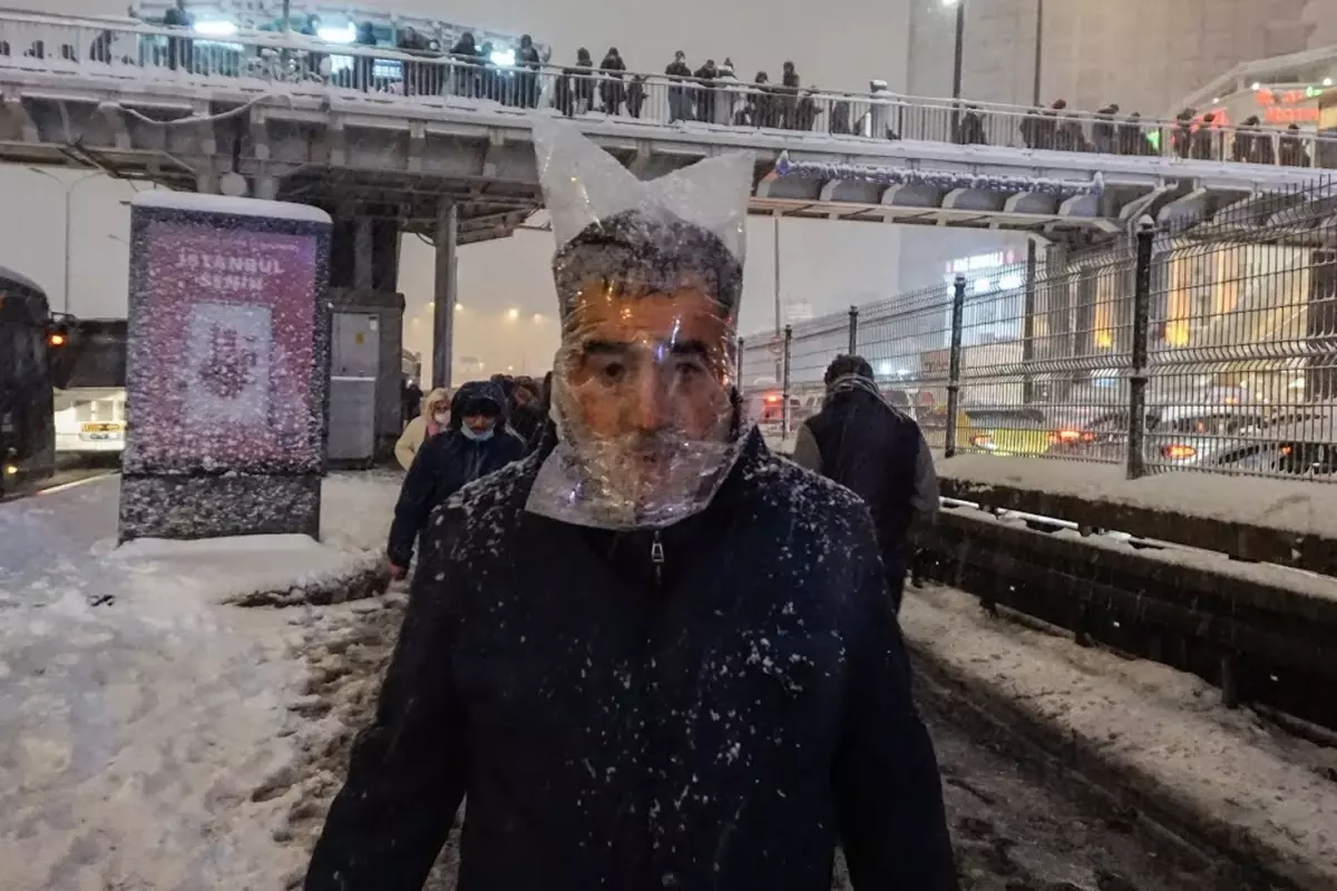 Meteoroloji uzmanları tarih verdi: Kar İstanbul\'un kapısına kadar gelecek