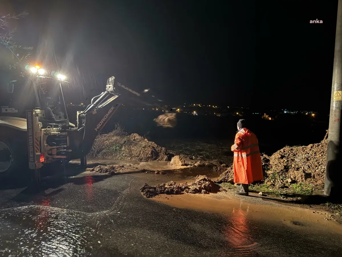 Milas Belediyesi, Şiddetli Yağışa Anında Müdahale Etti