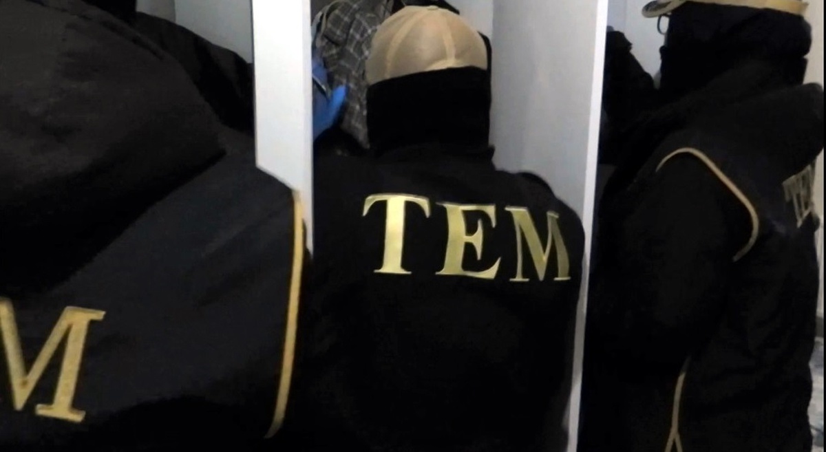 PKK\'lı Teröristleri Tedavi Eden 3 Doktor Yakalandı