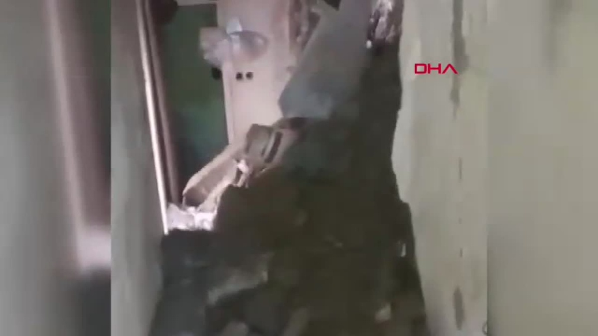 Gemlik\'te Sağanak Yağış Sonrası Yıkılan Evdeki Çift Misafirhaneye Yerleştirildi