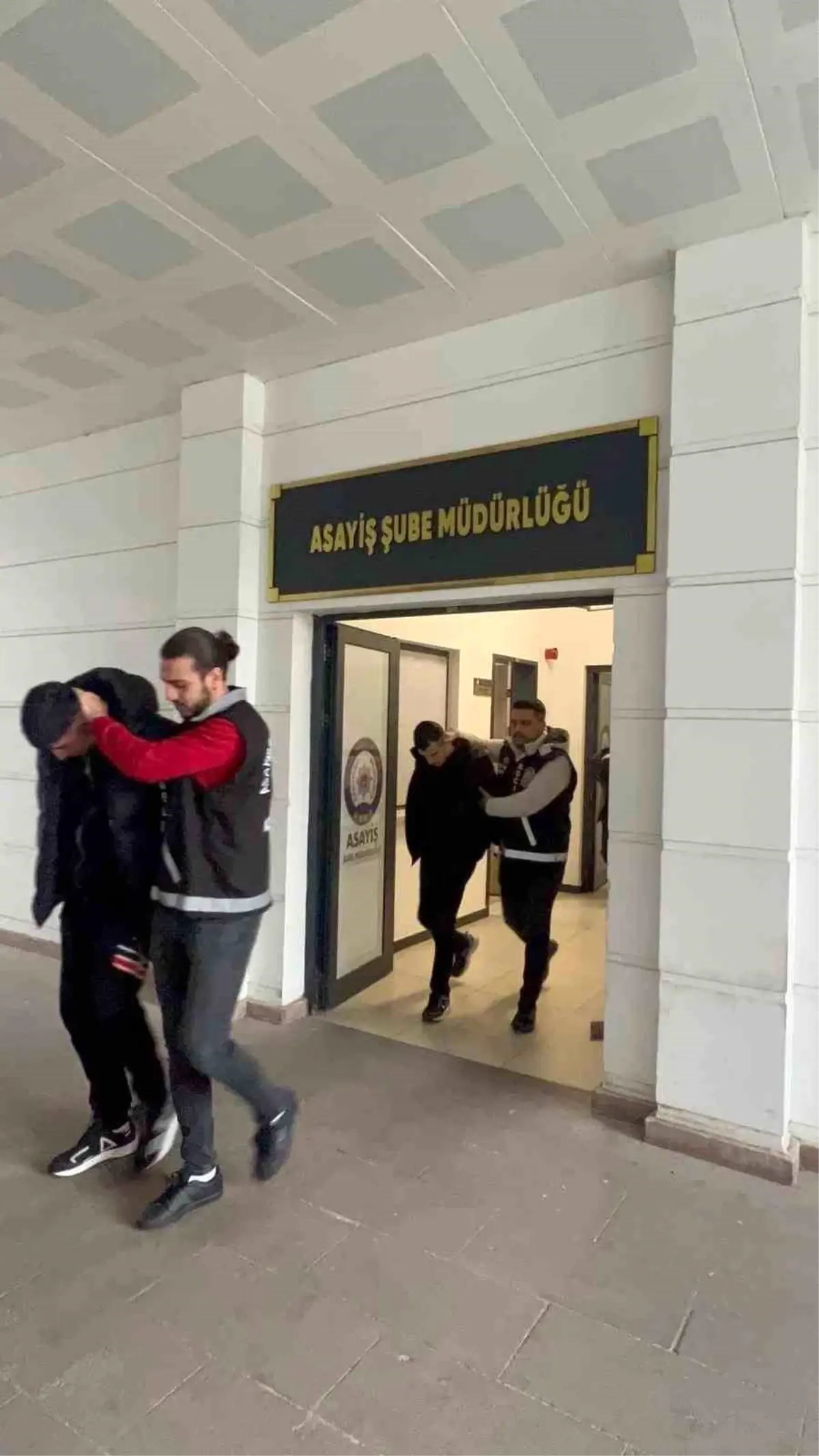 Kocaeli\'de 6 Milyon TL Dolandırıcılık Operasyonu